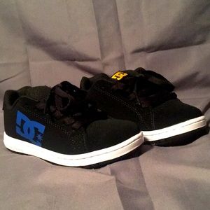 DC shoes boys size 13 NWOT